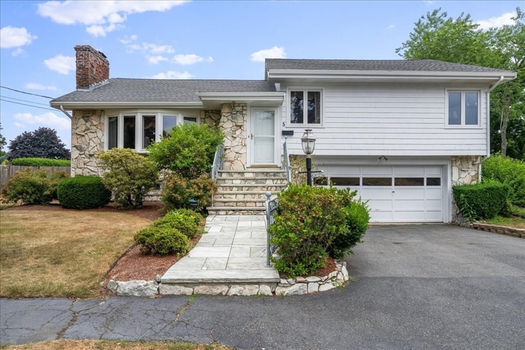 Property Photo:  5 Arlyn Rd  MA 01945 