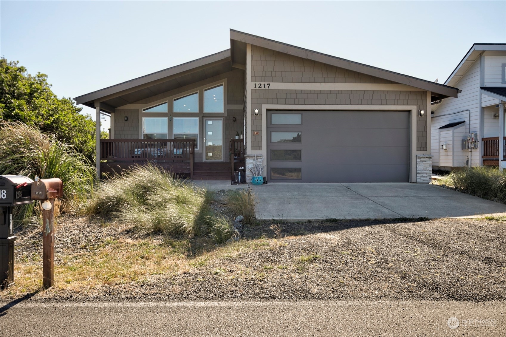 Property Photo:  1217 E Ocean Shores Boulevard SW  WA 98569 