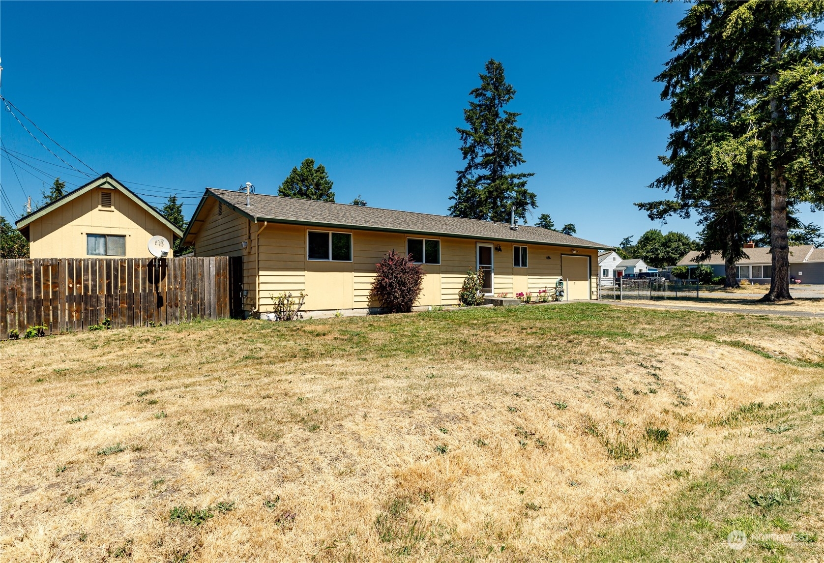 Property Photo:  686 SE 3rd Avenue  WA 98277 