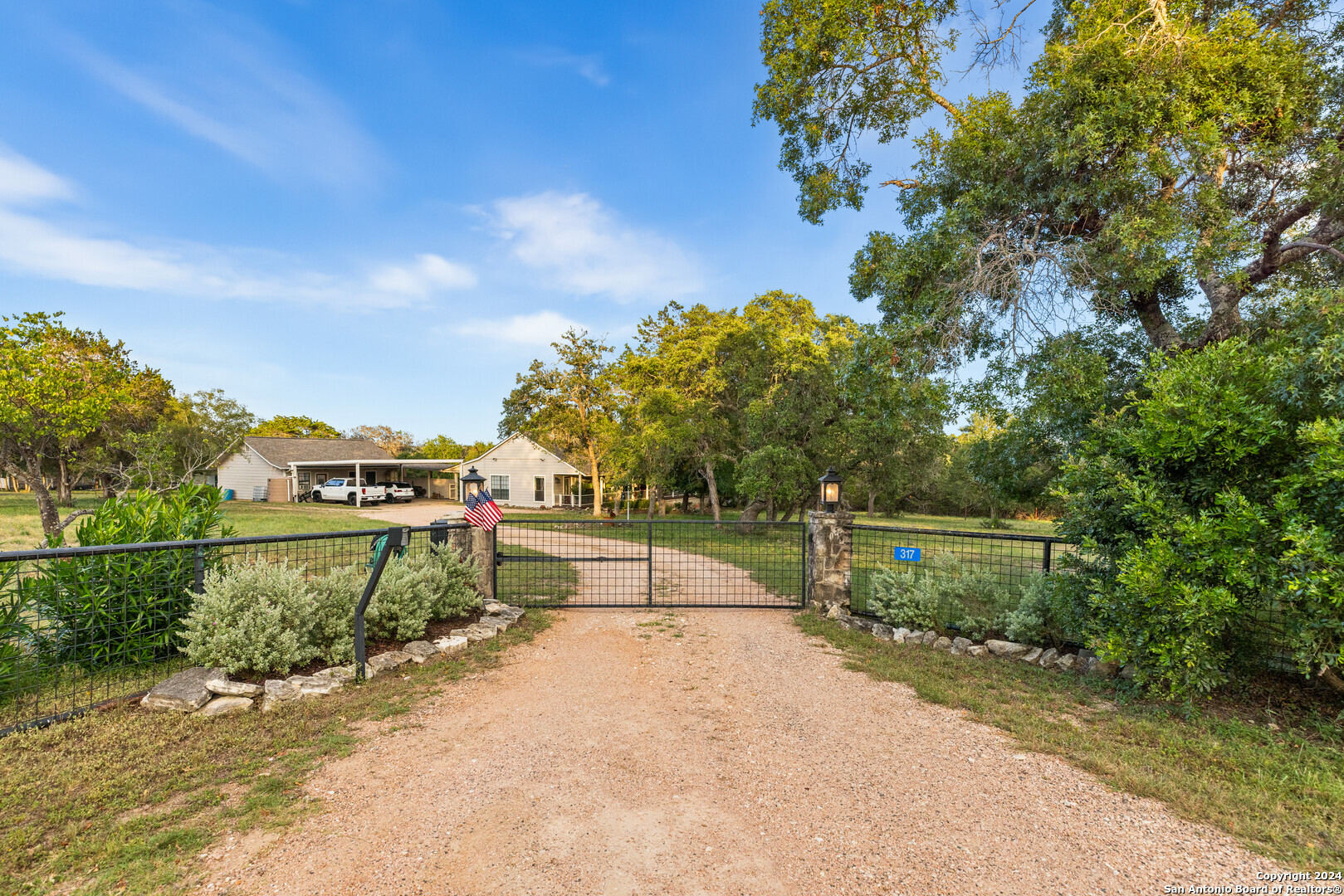 Property Photo:  317 Burney Ln  TX 78028 