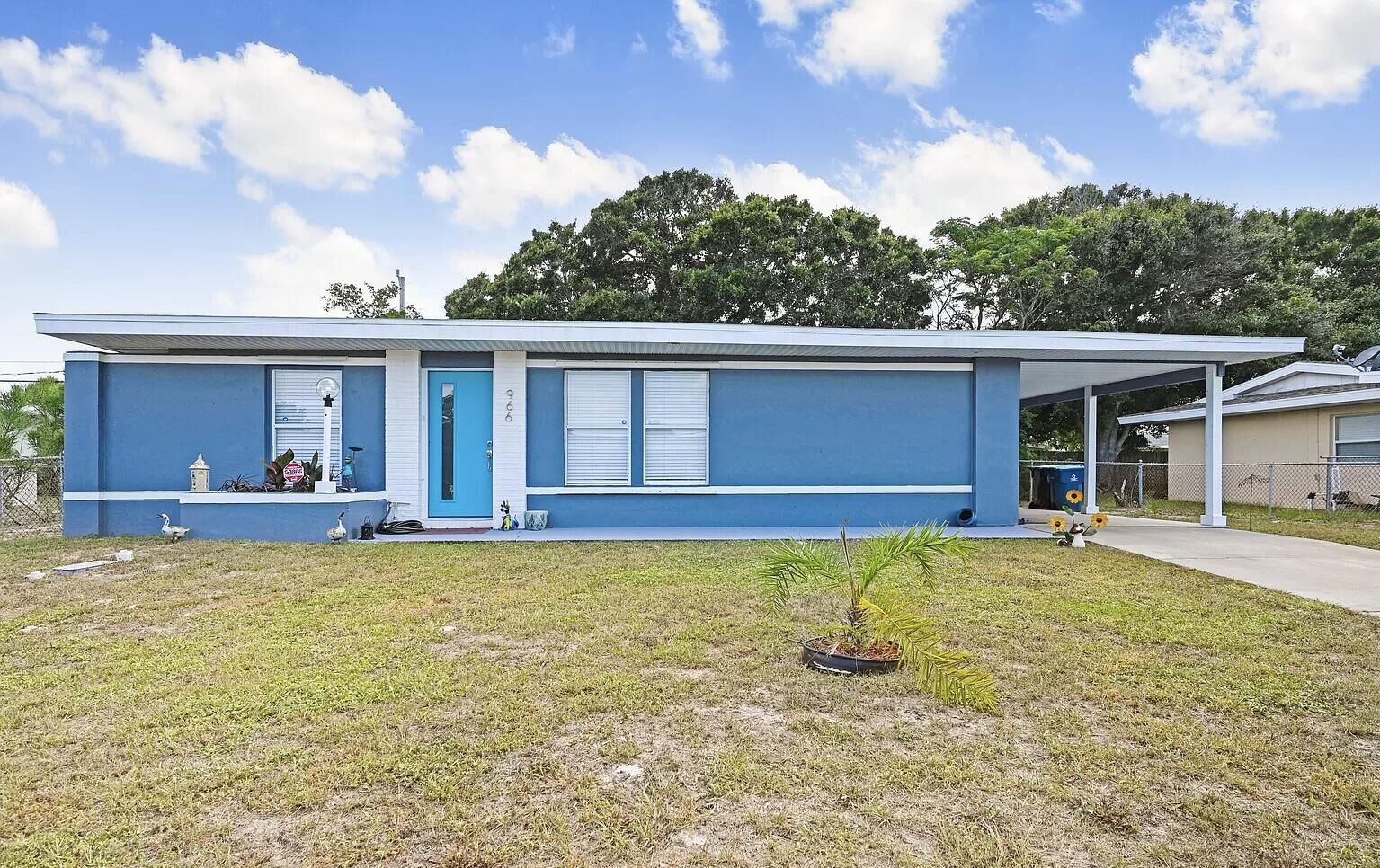 Property Photo: 966 Darwin Lane NE FL 32905