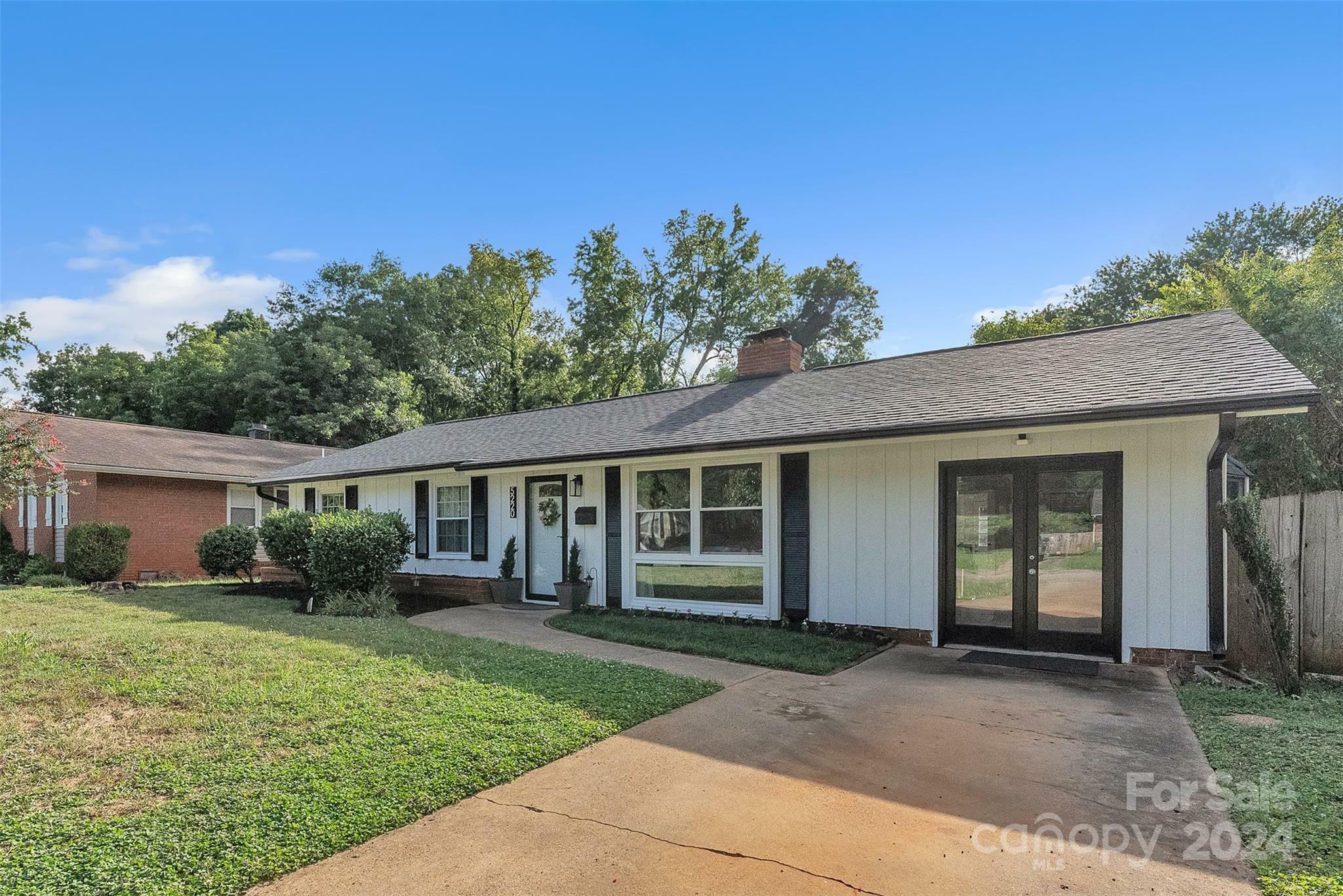 Property Photo:  5220 Seacroft Road  NC 28210 