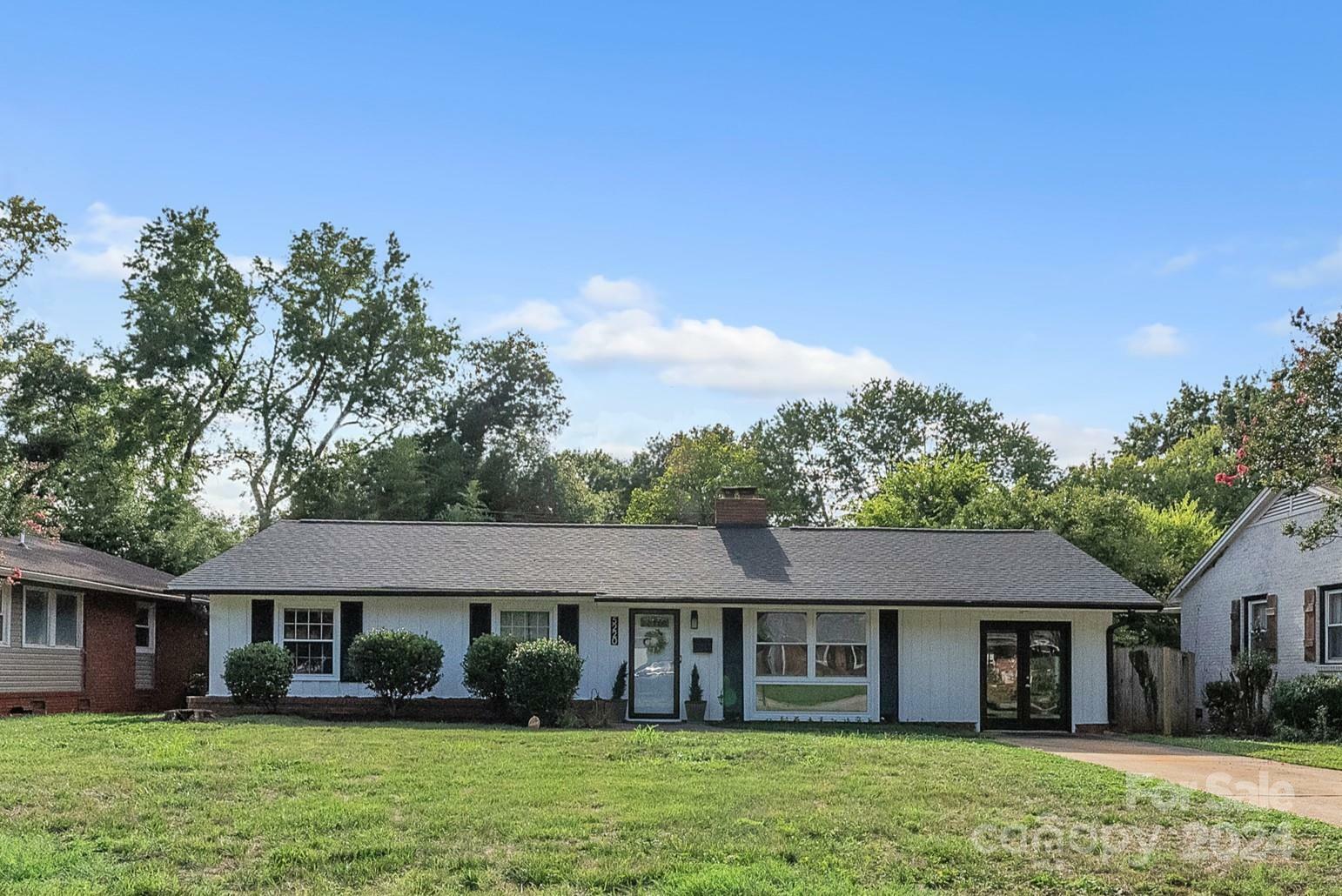 Property Photo:  5220 Seacroft Road  NC 28210 