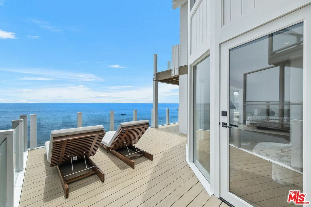 Property Photo:  24112   Malibu Rd  CA 90265 