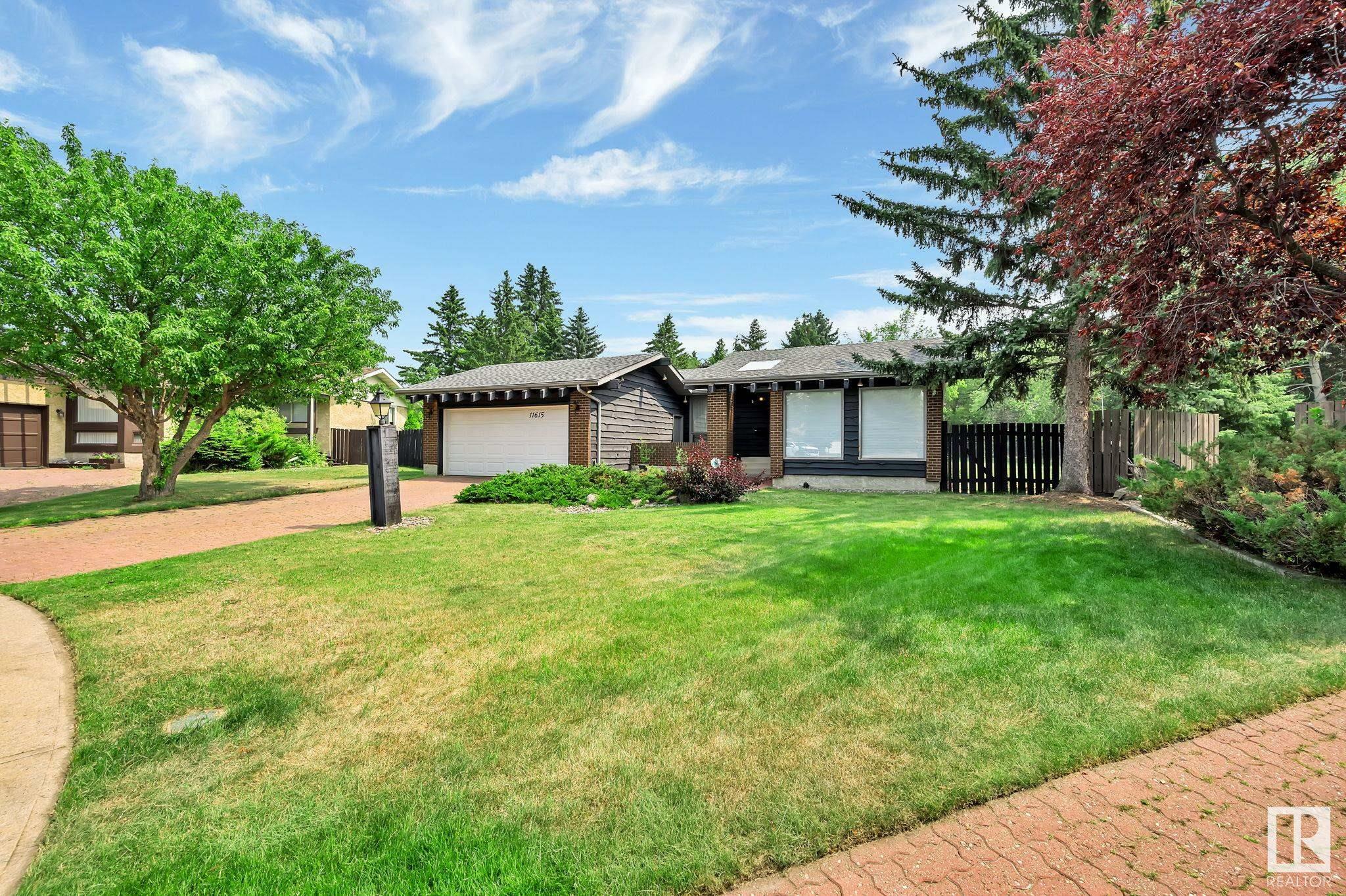 Photo de la propriété:  11615 32A Avenue NW  AB T6J 3G6 