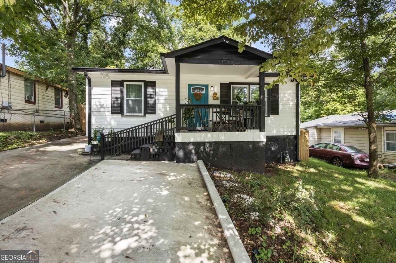 Property Photo:  766 Fourth Street  GA 30083 