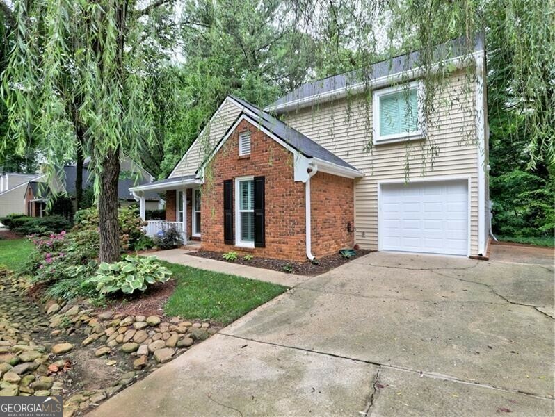 Property Photo:  610 Roswell Green Lane  GA 30075 