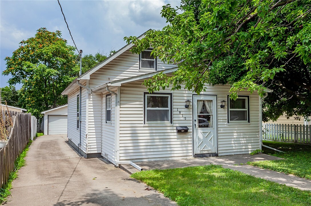 1815 Jefferson Avenue  Des Moines IA 50314 photo