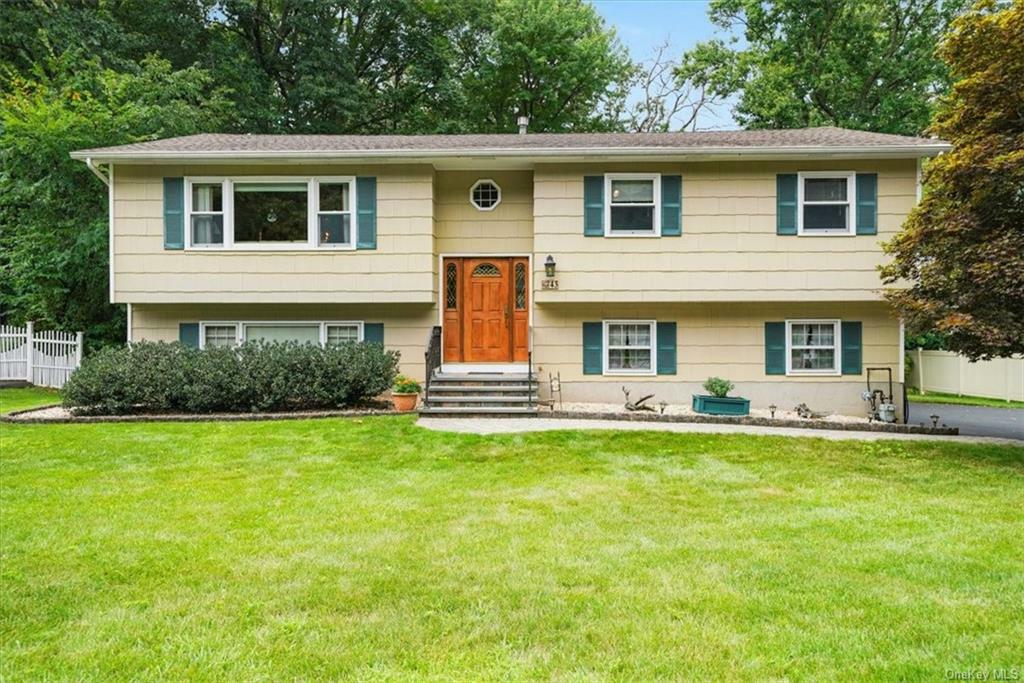 Property Photo:  43 Maplewood Boulevard  NY 10901 