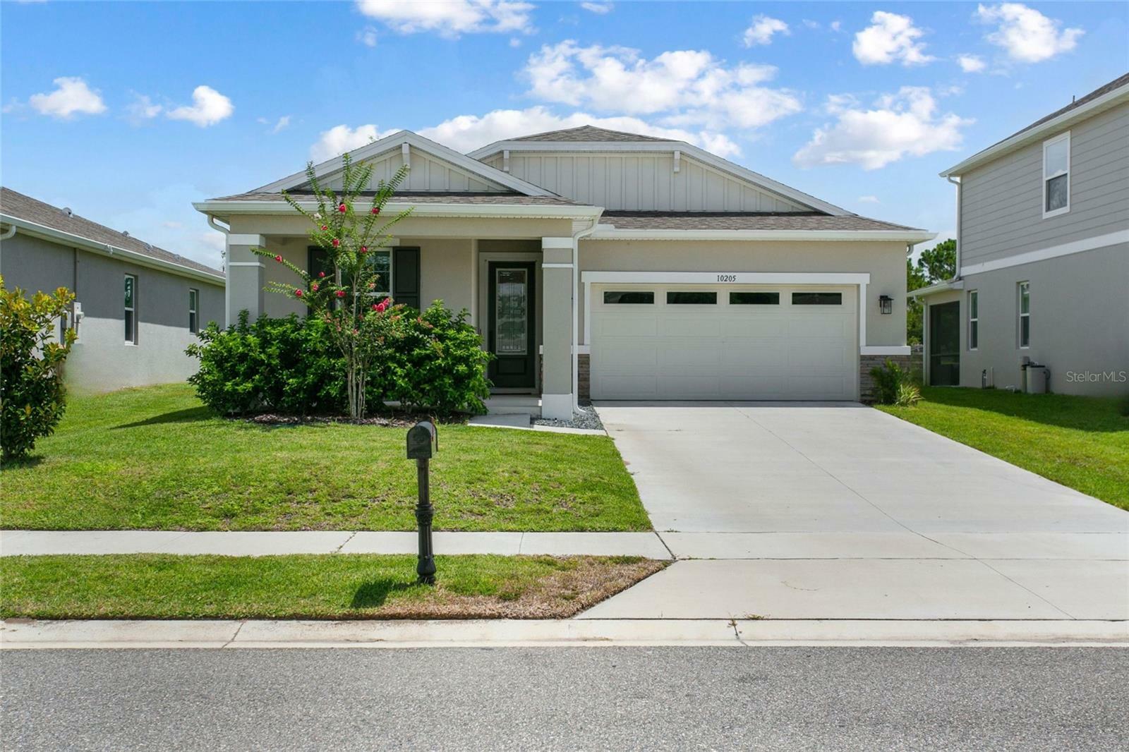 Property Photo:  10205 Spring Lake Drive  FL 34711 