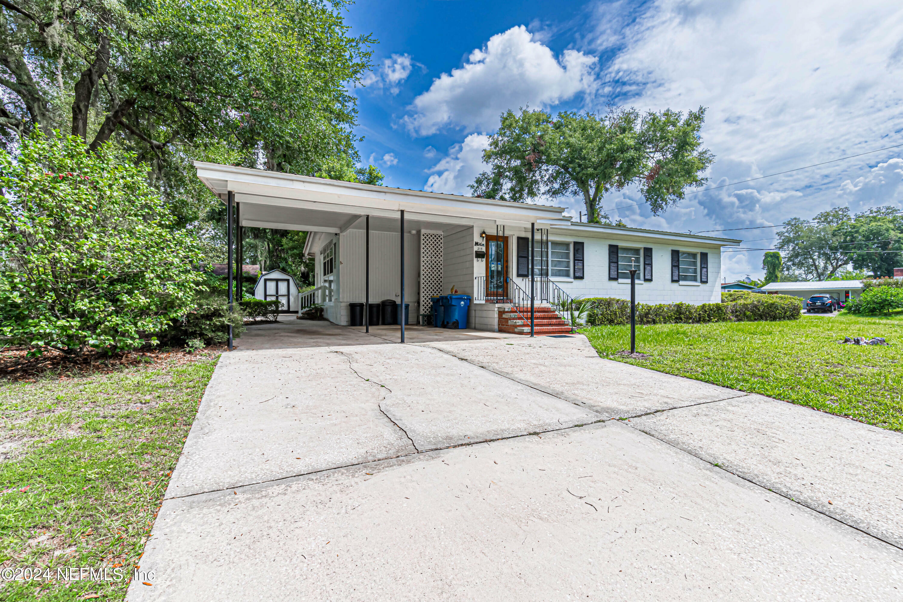 Property Photo:  215 Claudia Drive  FL 32218 