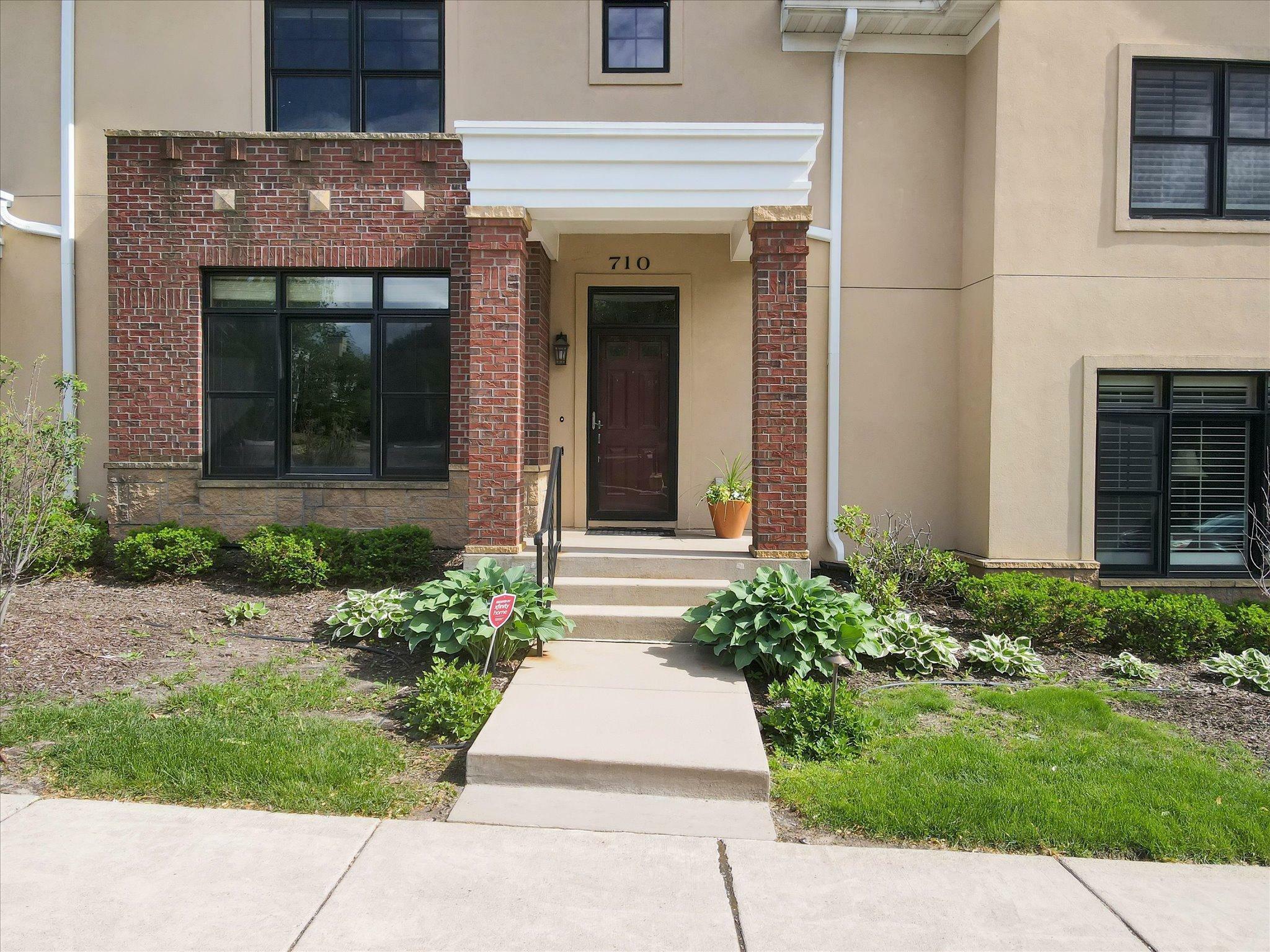 Property Photo:  710 Linden Street  MN 55118 