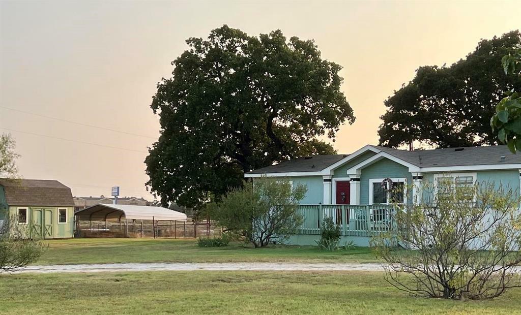 Property Photo:  201 Dorothy Lane  TX 76082 