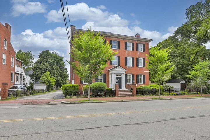 Property Photo: 124 High Street 4 MA 01950