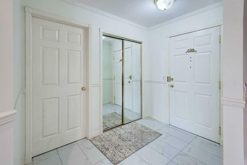 Property Photo:  705 56 Avenue SW 301  AB T2V 0G6 