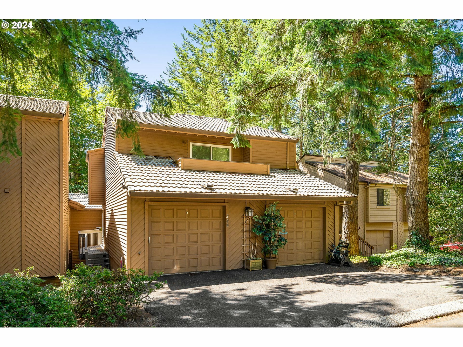 220 Cervantes C  Lake Oswego OR 97035 photo