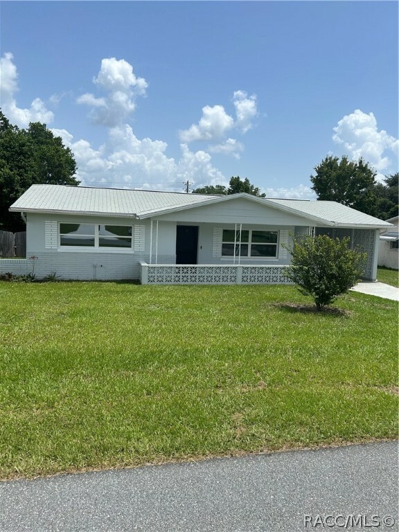 Property Photo:  13 Oak Hollow Drive  FL 34465 