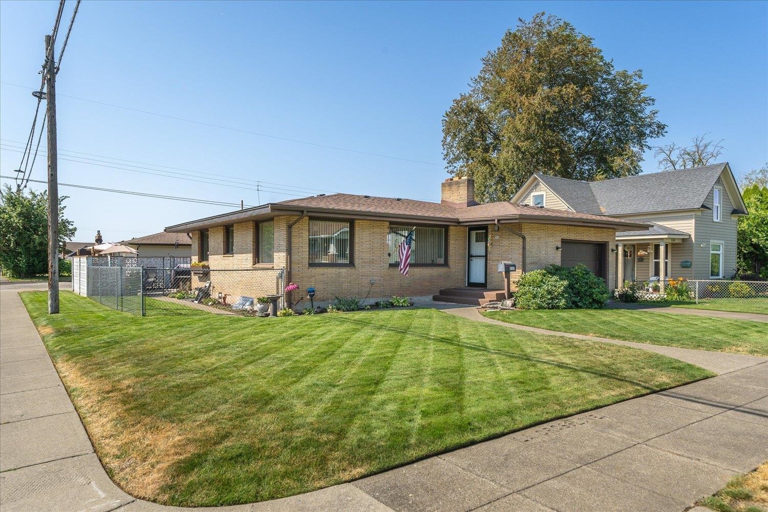 560 E Lacrosse Ave  Spokane WA 99207-17 photo