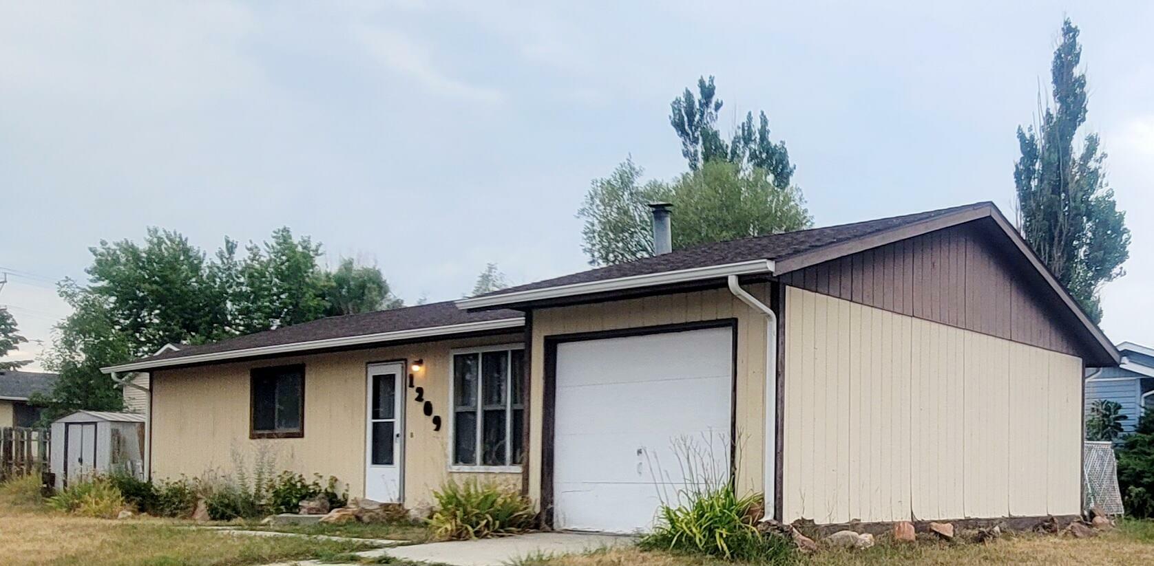 Property Photo: 1209 Park Drive WY 82801