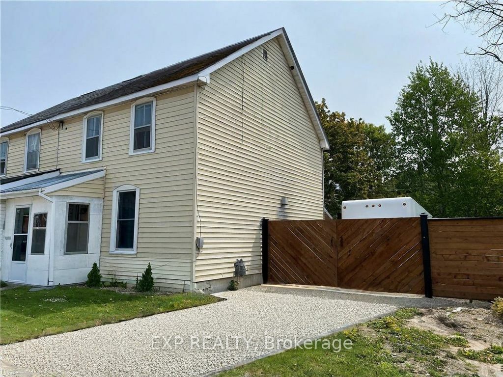 Property Photo:  1073 3rd "A" Ave E  ON N4K 2L1 