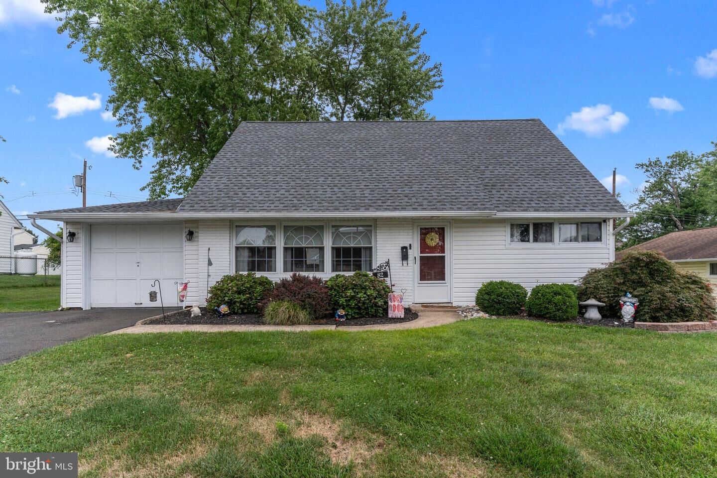 Property Photo: 82 Cobalt Ridge E PA 19057