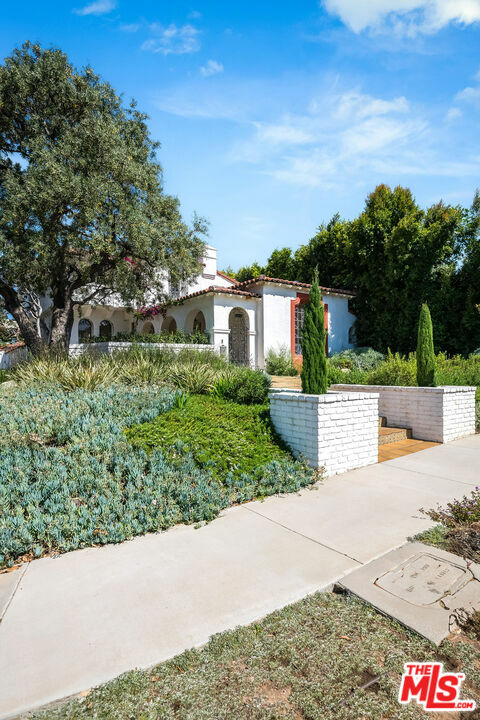 Property Photo:  787 Malcolm Ave  CA 90024 