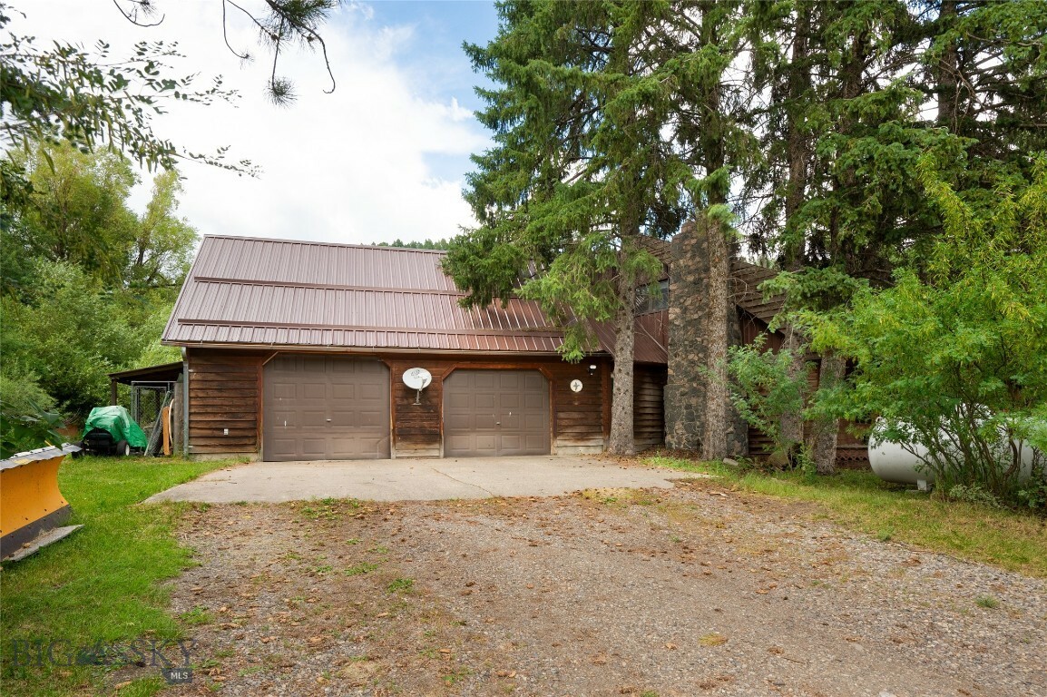 Property Photo:  73 Chestnut Road  MT 59715 