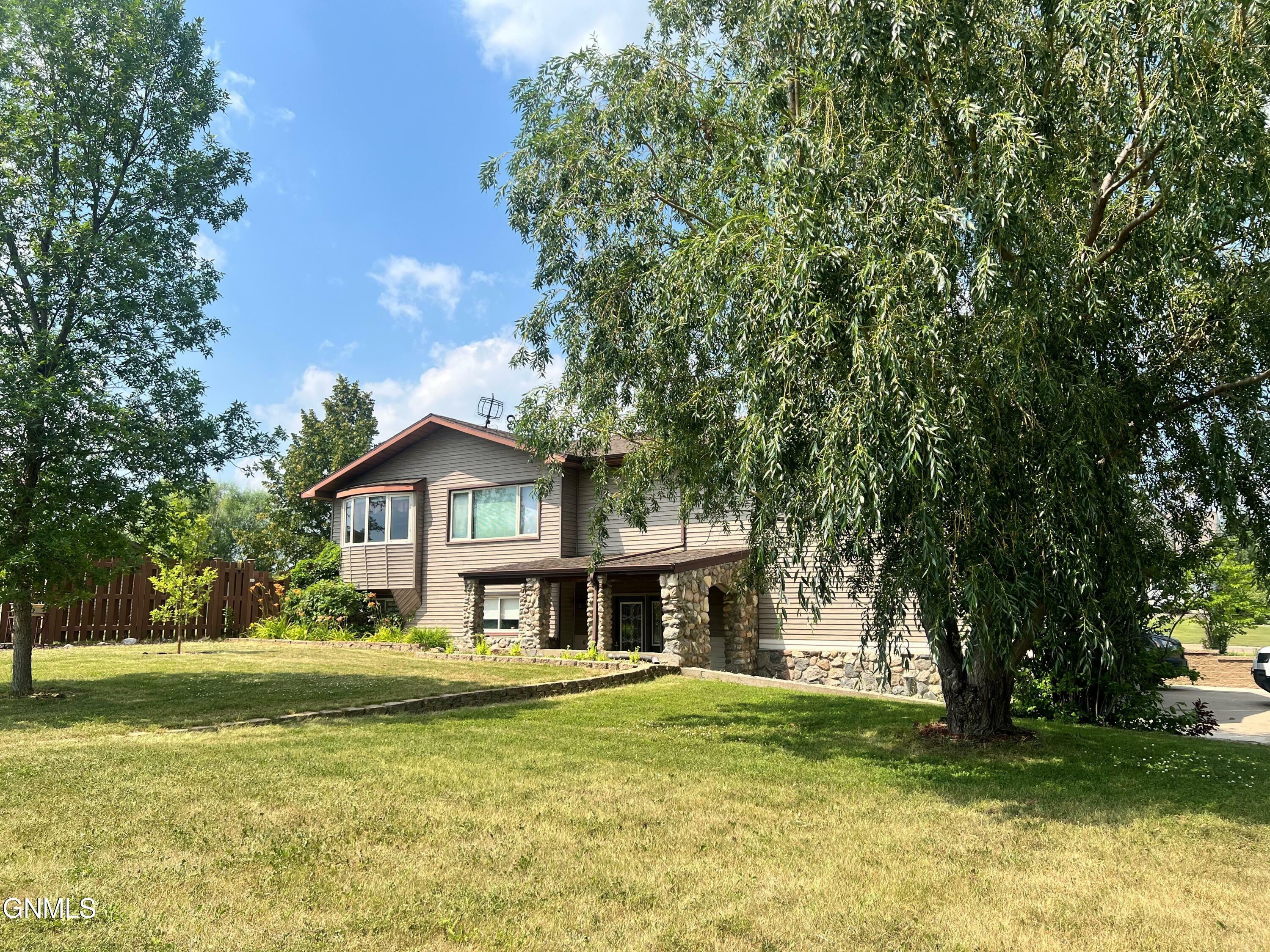 Property Photo:  1913 6th Avenue NE  ND 58523 