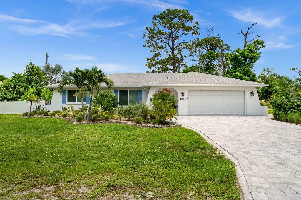 Property Photo:  1024 Horizon Road  FL 34293 