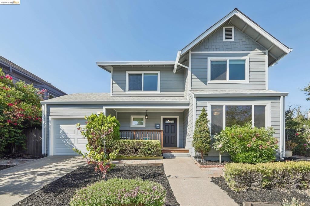 Property Photo:  1116 16th St  CA 94607 