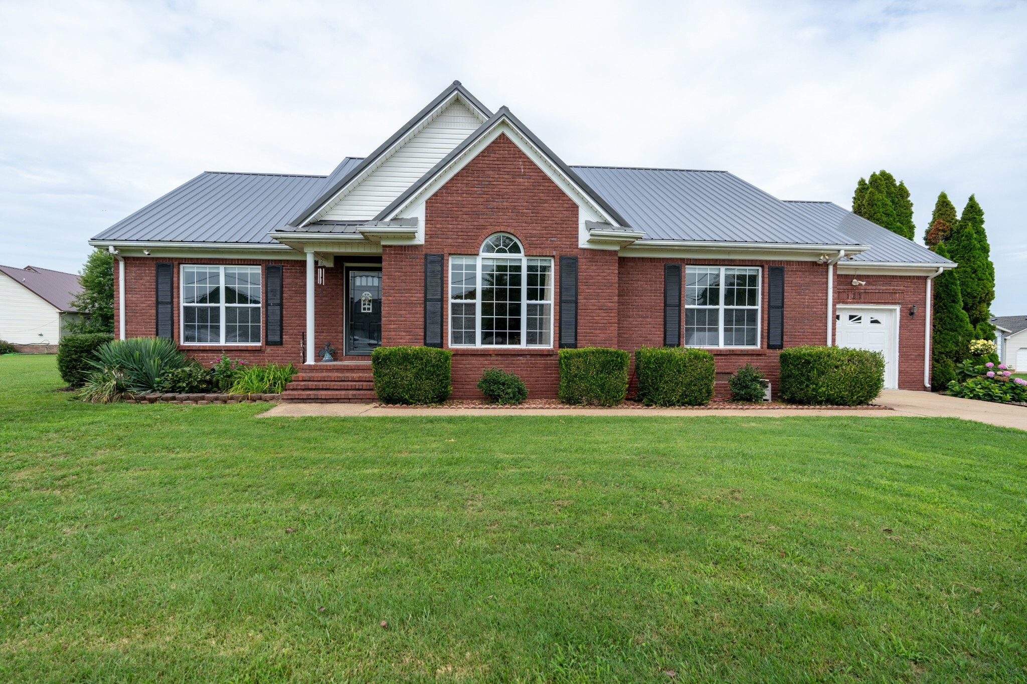 Property Photo:  121 Monument Cir  TN 38483 