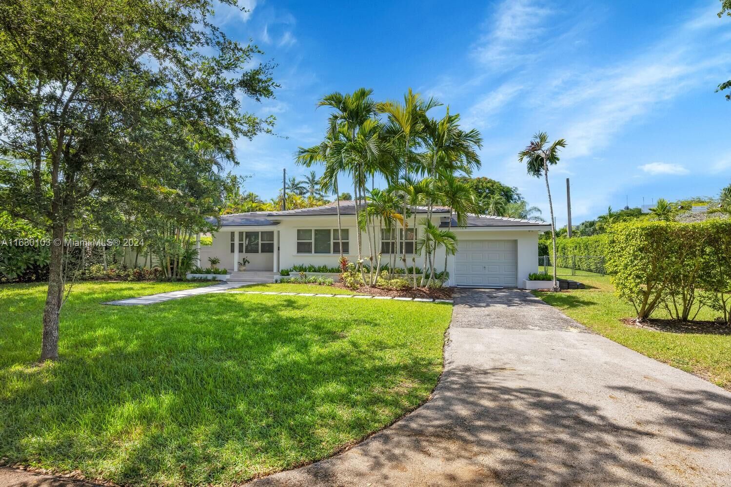 Property Photo: 1540 Sarria Ave FL 33146