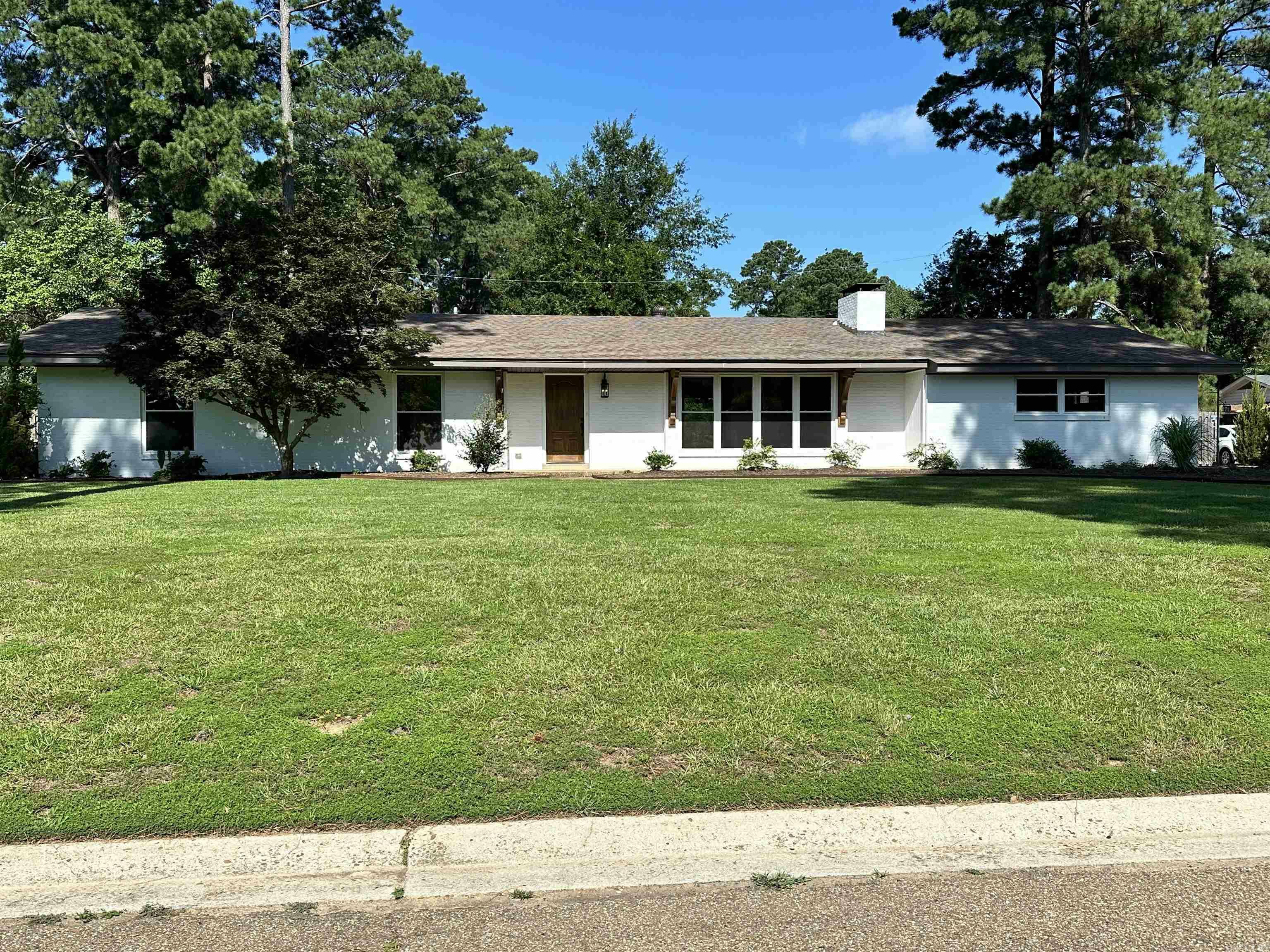 1711 Pineview Street  Magnolia AR 71753 photo