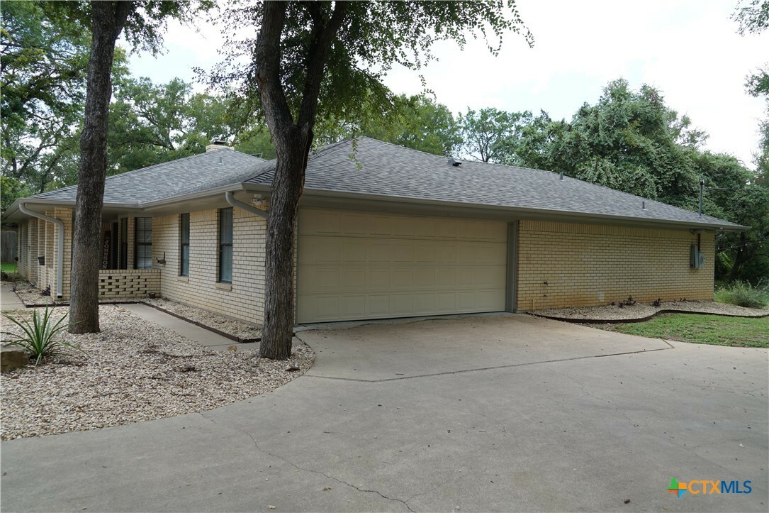 Property Photo:  1911 Puma Circle  TX 76548 