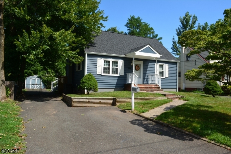 Property Photo:  626 Parkview Ave  NJ 07063 