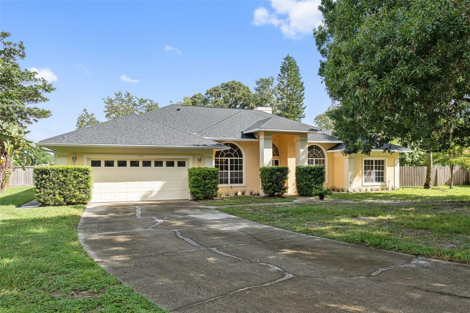 Property Photo:  862 Mellowood Avenue  FL 32825 