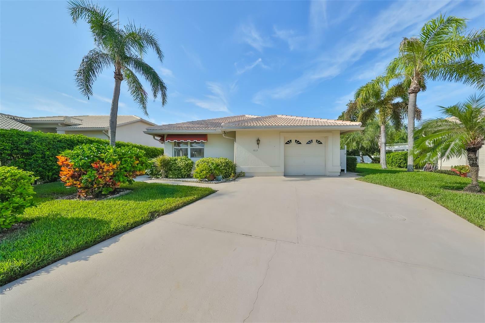 Property Photo: 4613 Muirfield Drive FL 34210