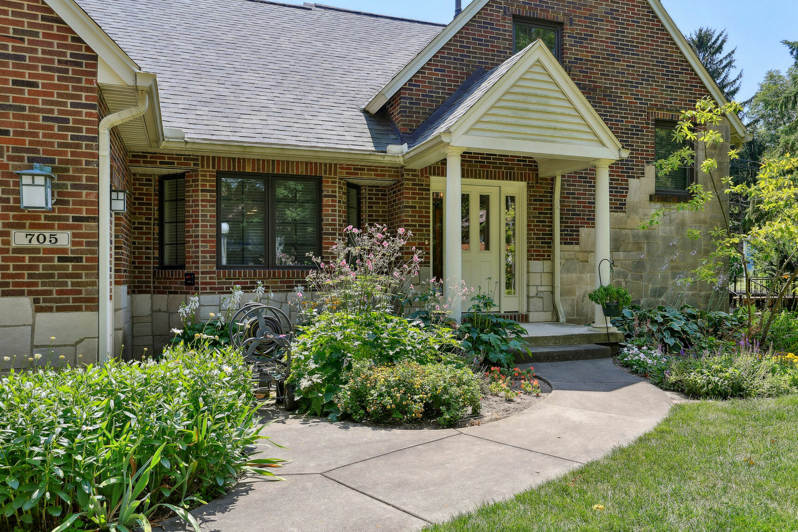 Property Photo:  705 W Pennsylvania Avenue  IL 61801 