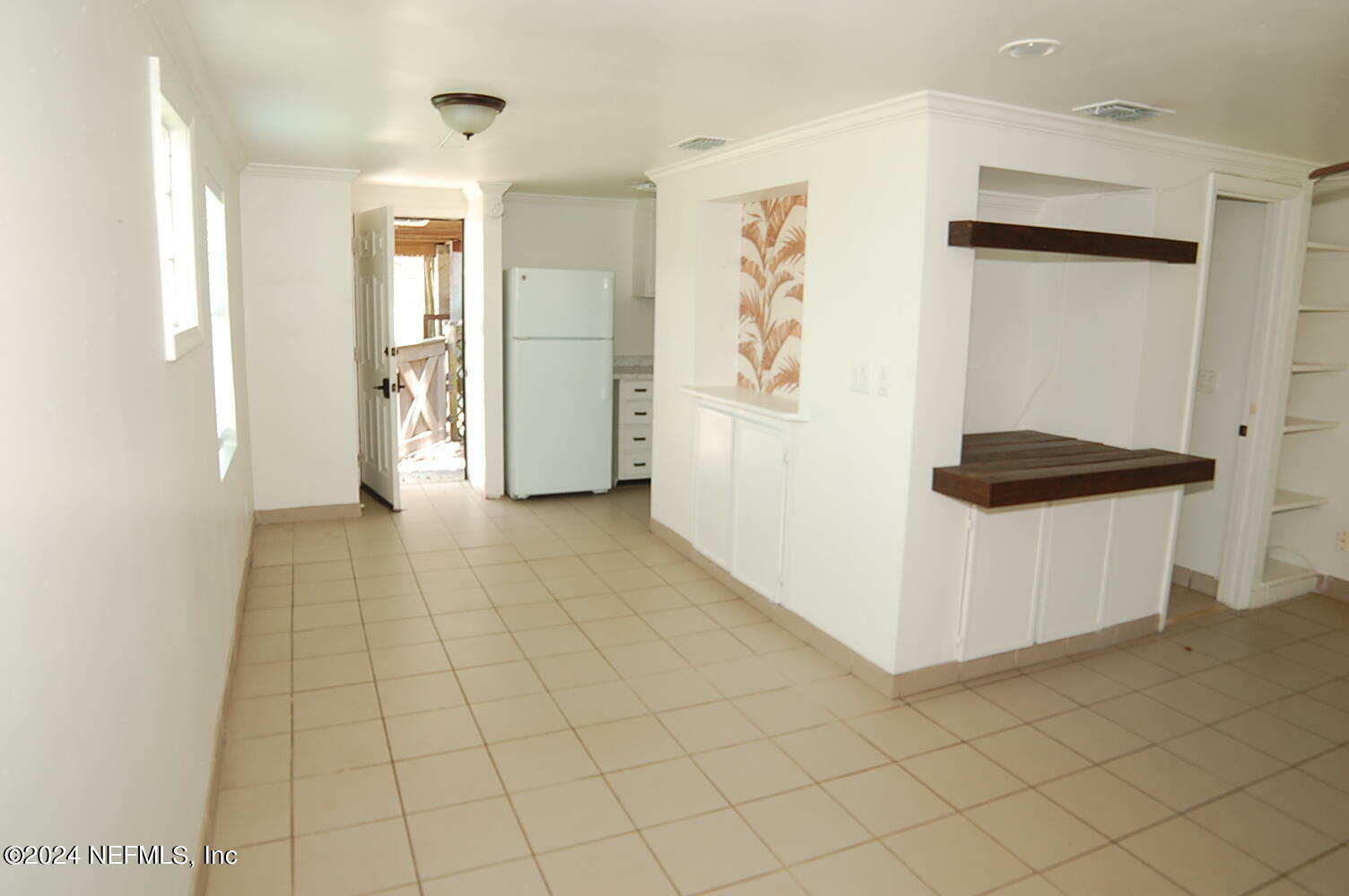 Property Photo:  222 7th Avenue S  FL 32250 