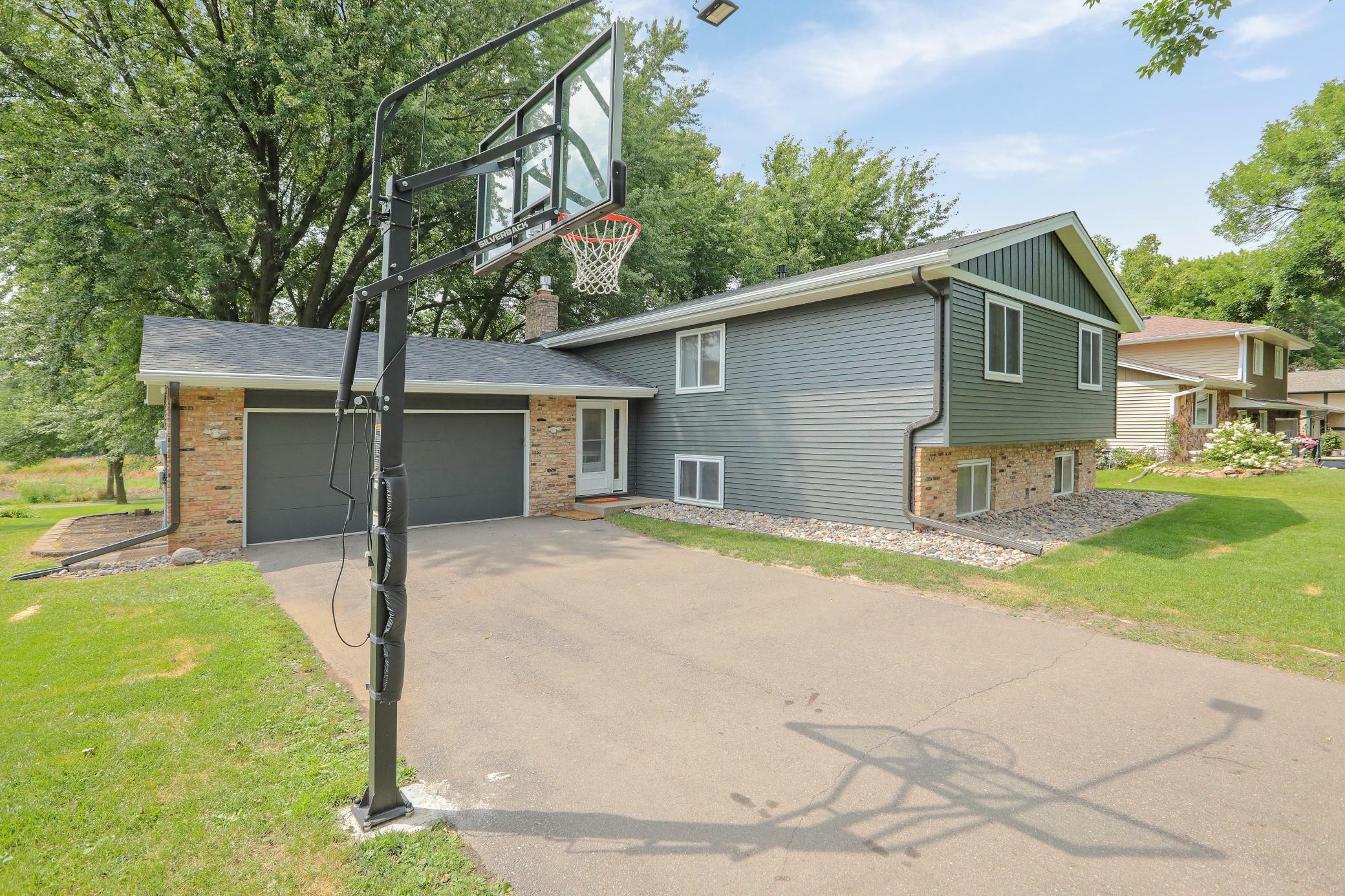 Property Photo:  7121 Annapolis Lane N  MN 55311 