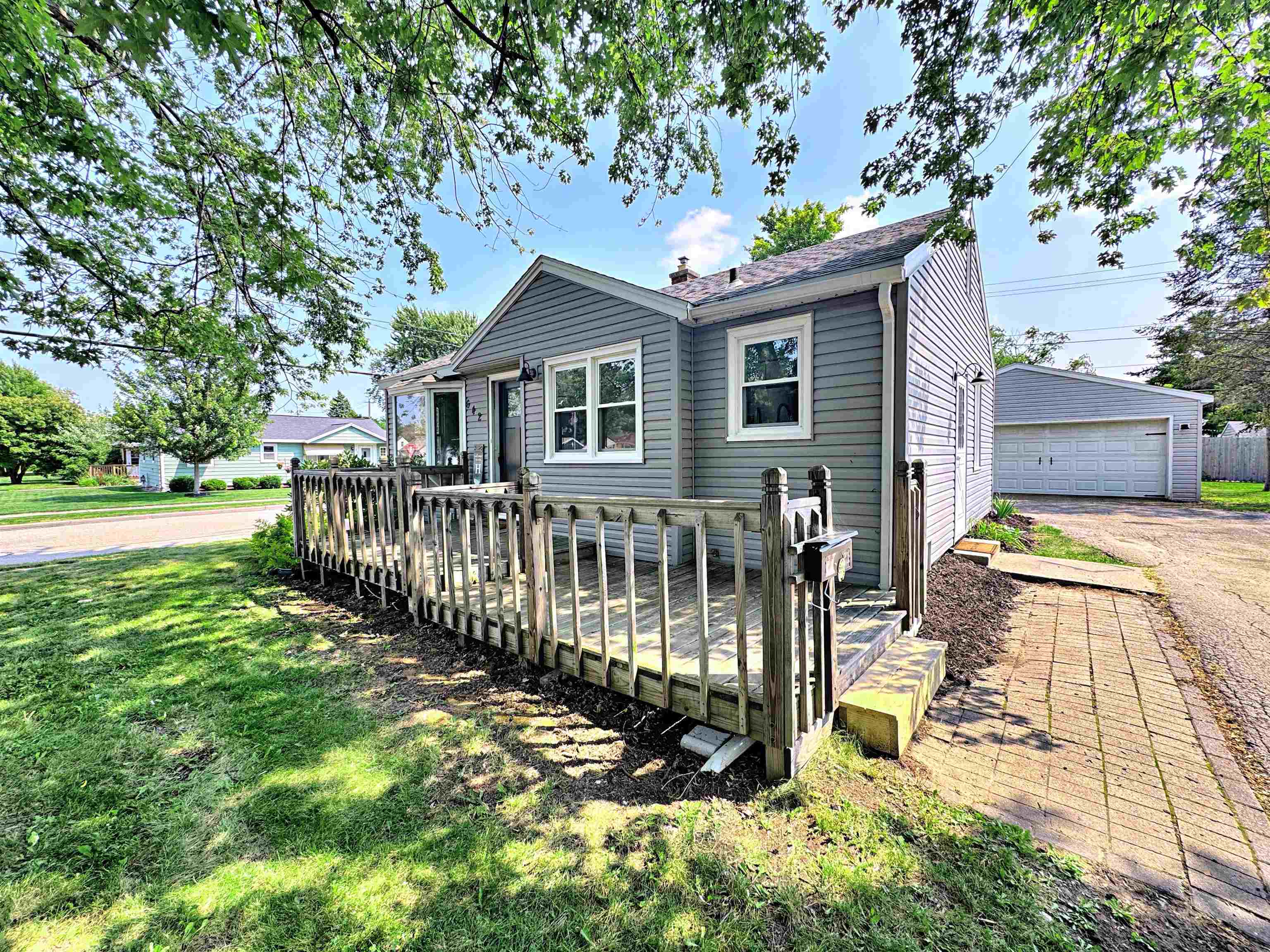 Property Photo:  642 Cleveland Street  WI 54956 