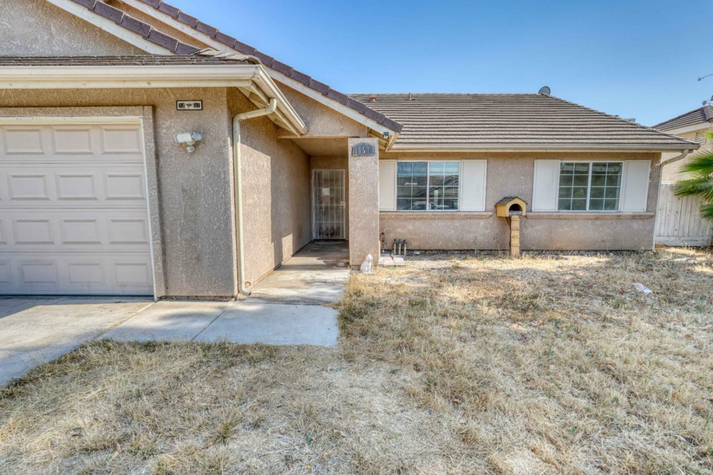 Property Photo:  1457 Quail Street  CA 93635 