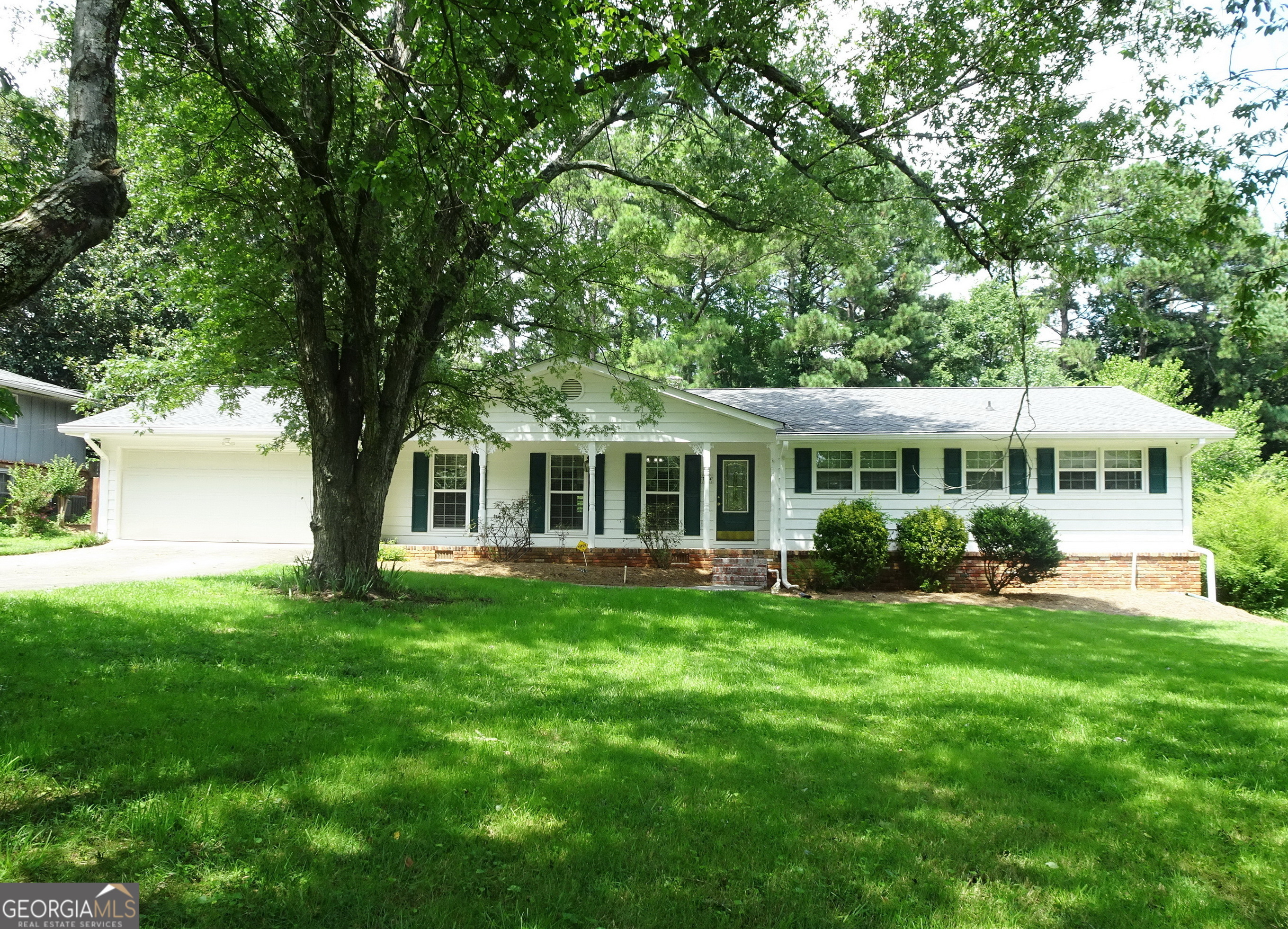 Property Photo:  2394 Country Club Drive SE  GA 30013 