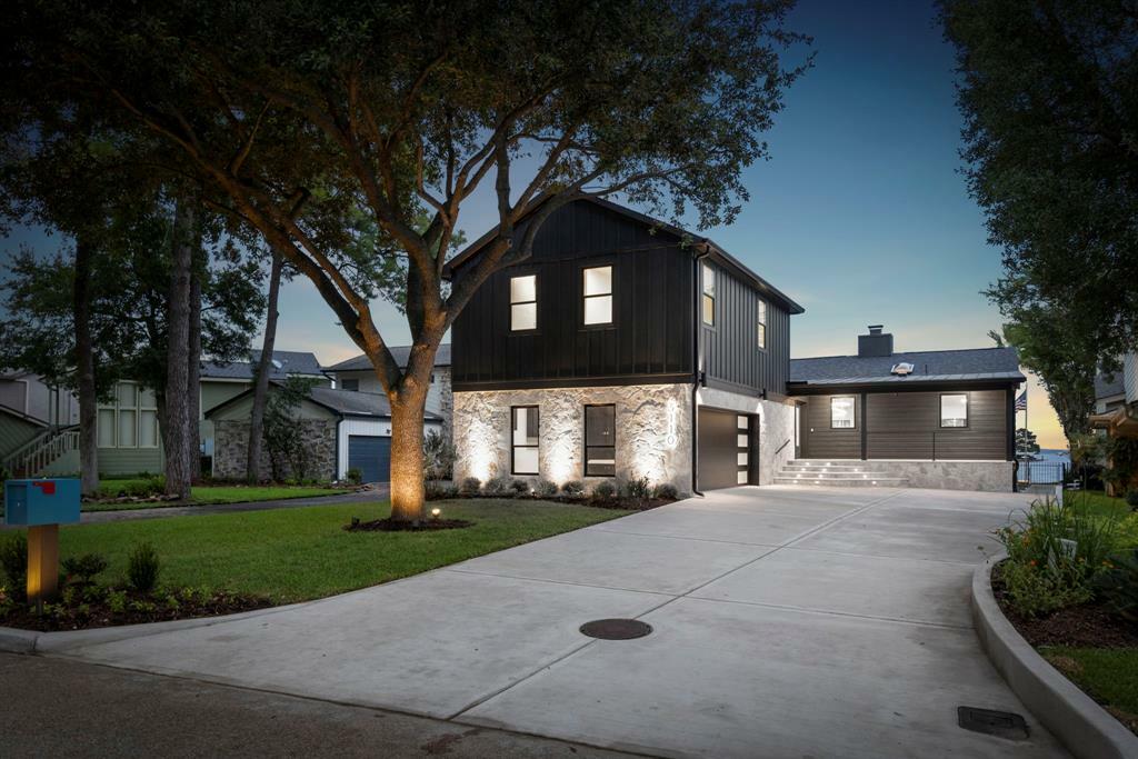 Property Photo: 3110 Canterbury Lane TX 77356