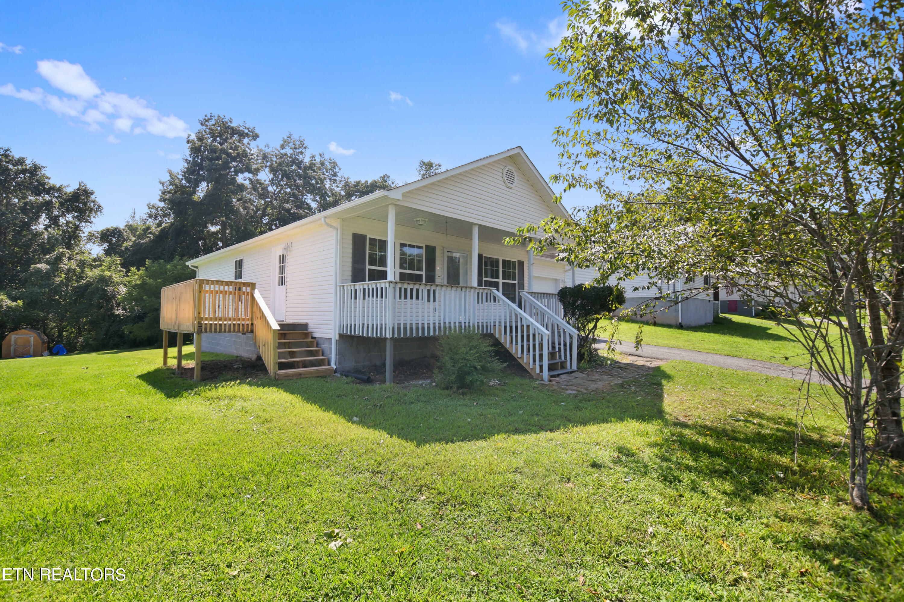 Property Photo:  120 Regan Ln Lane  TN 37766 