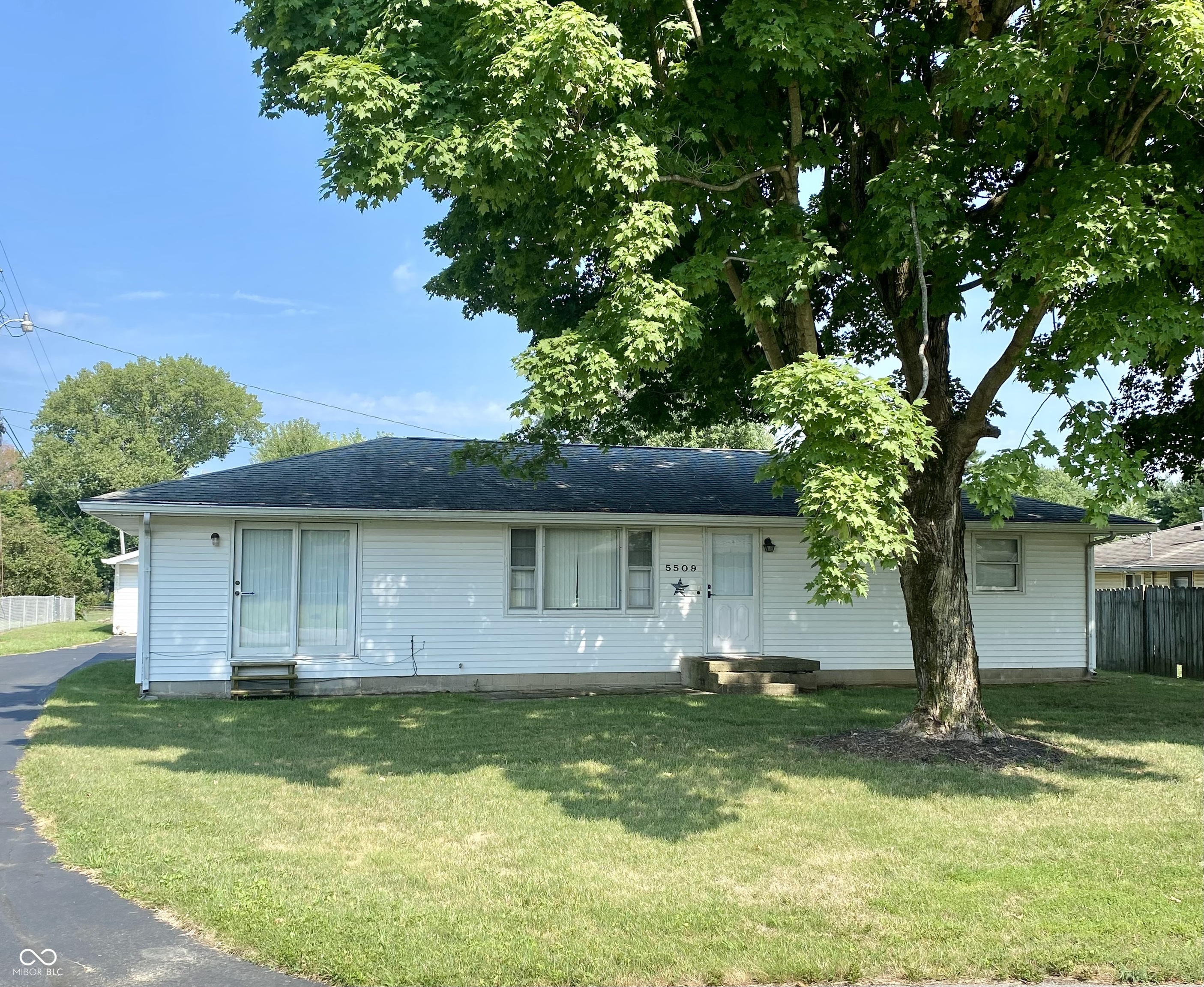 Property Photo: 5509 Walnut Street IN 47201