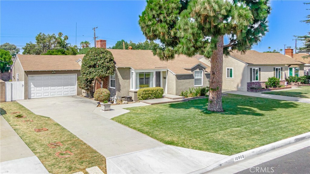 Property Photo: 10908 Townley Drive CA 90606