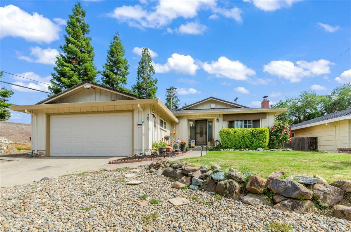 Property Photo:  203 Dawnridge Road  CA 95678 