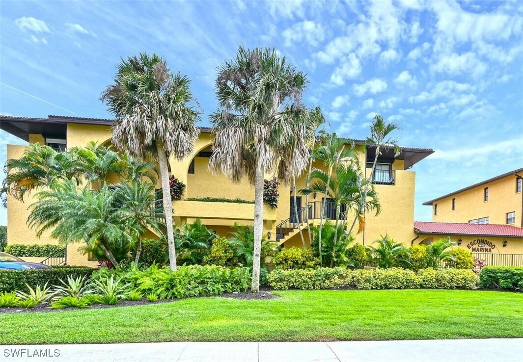 Property Photo:  1400 Blue Point Avenue 202  FL 34102 