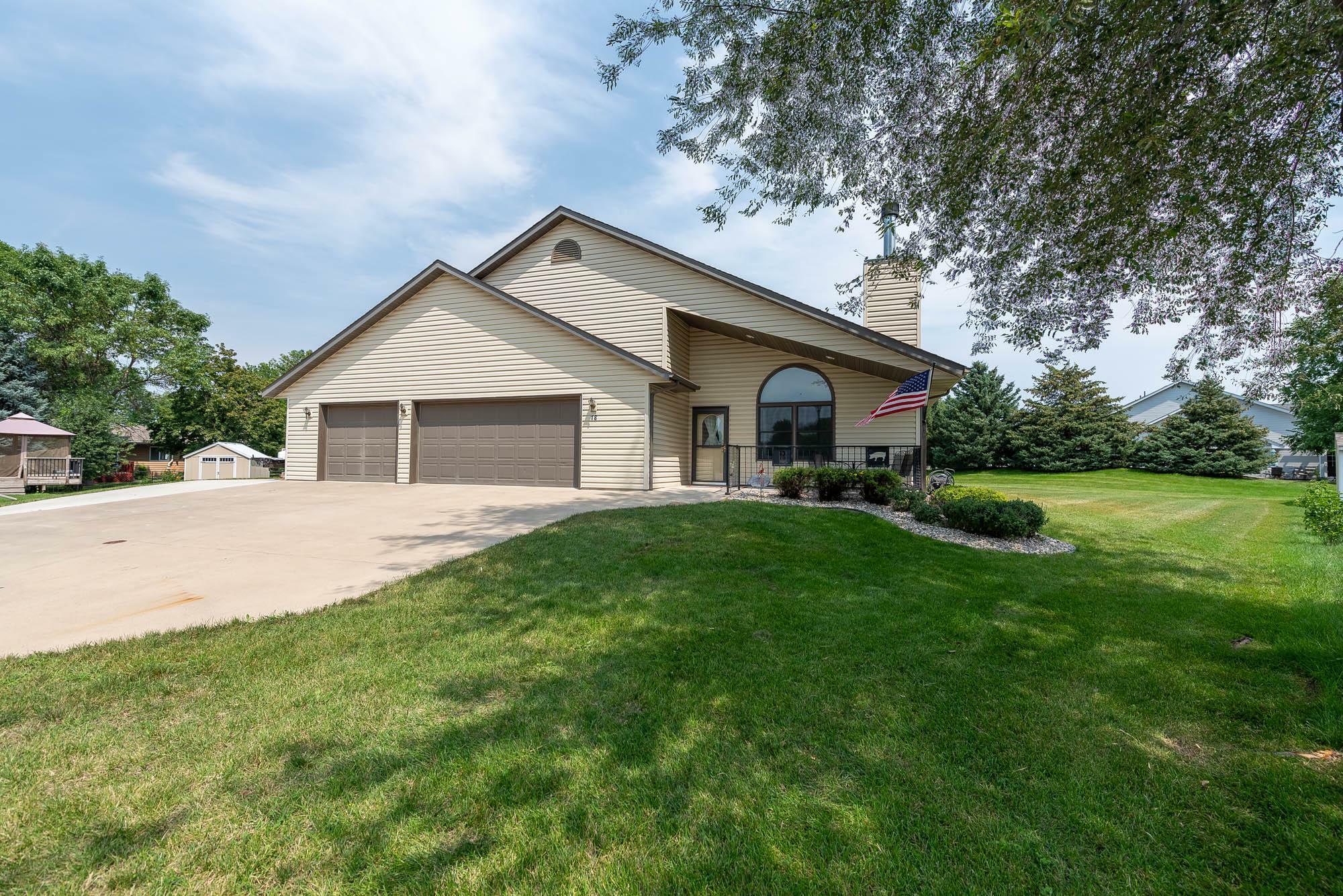 Property Photo:  18 Columbia Court  MN 56003 